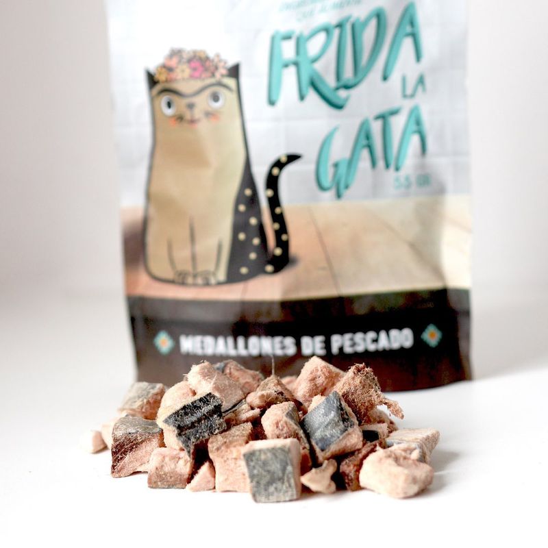frida-la-gata-pesacado-atun.jpg
